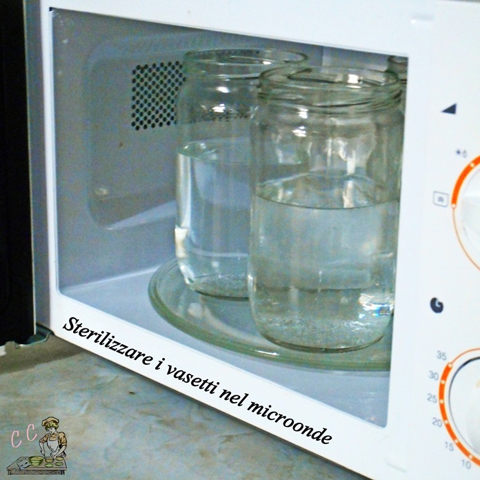 Sterilizzare i vasetti nel microonde