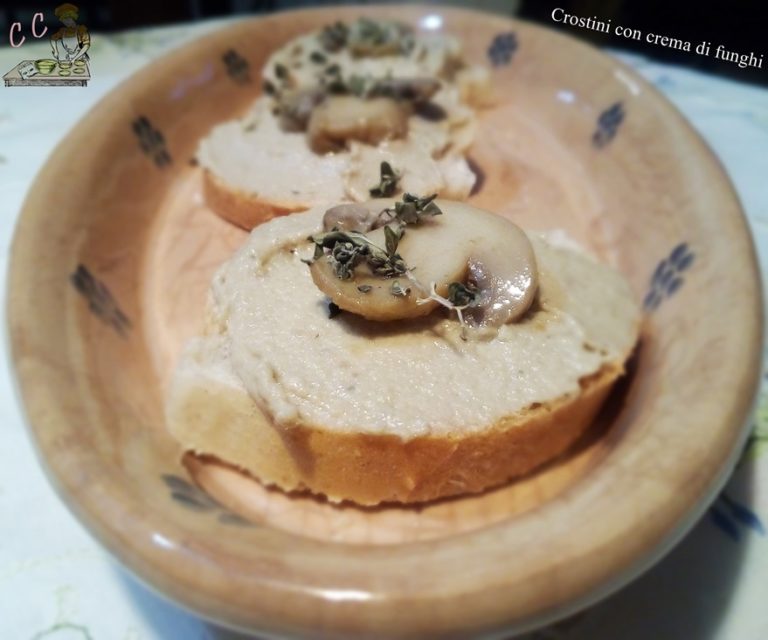 Crostini con crema di funghi - ricetta antipasti di Cucina Casareccia
