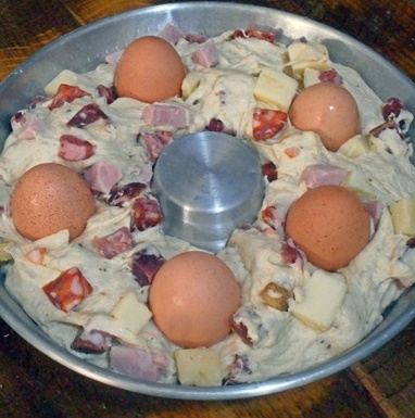 Casatiello napoletano ricetta tipica di Pasqua